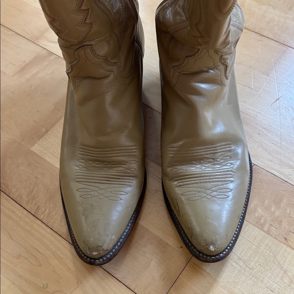 Justin Boots Tan Heeled Boots - Picture 3 of 6